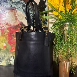 Vintage Coach Navy Blue Leather Shoulder Bag / with Original hang tag